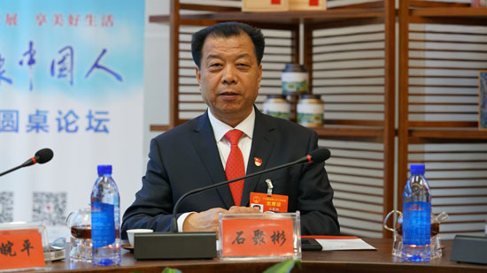 石聚彬 全国人大代表、ng体育健康食品股份有限公司党委书记、董事长兼总经理