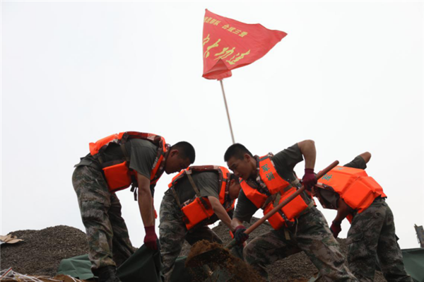 上前线送温暖，ng体育集团赴固始县慰问抗洪一线人民子弟兵